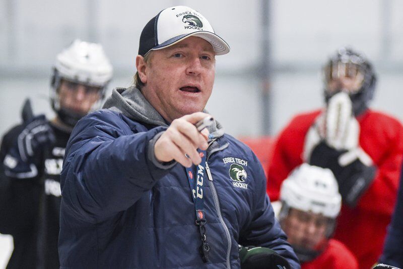 Leonard headed into Mass. State Hockey Coaches Hall of Fame this weekendÂ
